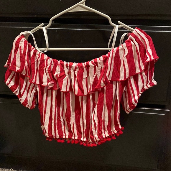 Lovers + Friends Tops - Lovers and Friends off the shoulder crop top